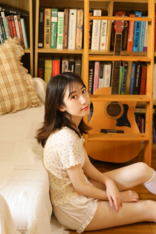 嫩模霜霜
